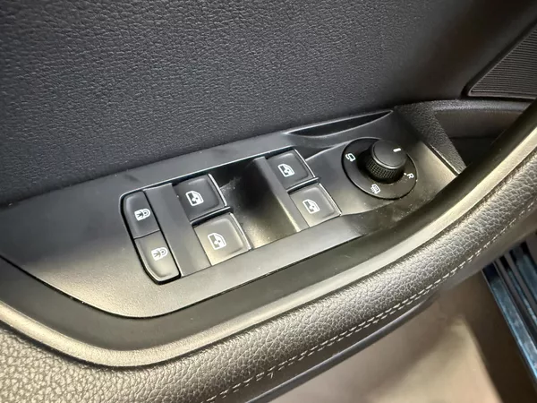 Škoda Superb 2.0 TDI 110kW L&K Combi DSG - foto 10