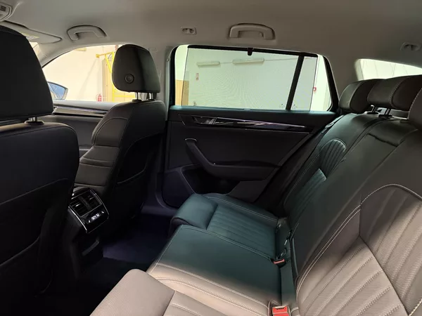 Škoda Superb 2.0 TDI 110kW L&K Combi DSG - foto 12
