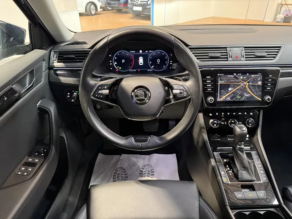 Škoda Superb 2.0 TDI 110kW L&K Combi DSG - foto 6