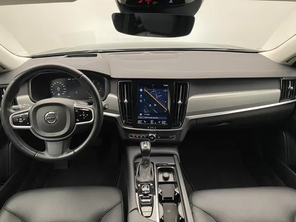 Volvo V90 D4 MOMENTUM AUT - foto 2