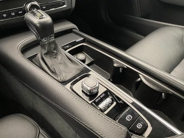 Volvo V90 D4 MOMENTUM AUT - foto 26