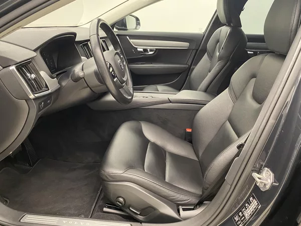 Volvo V90 D4 MOMENTUM AUT - foto 3