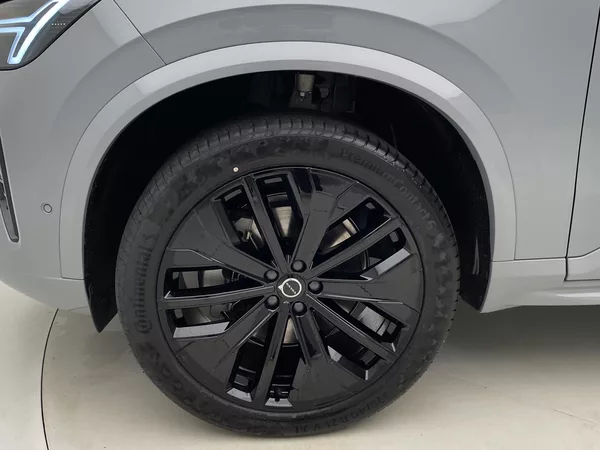 Volvo XC90 B5 AWD BLACK EDITION PLUS 7m - foto 18