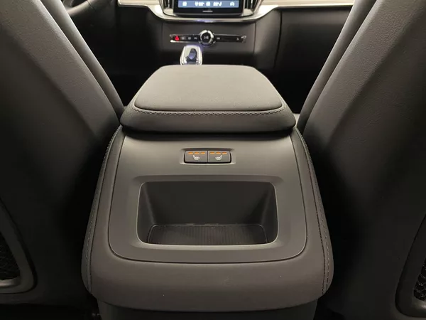 Volvo XC90 B5 AWD BLACK EDITION PLUS 7m - foto 69
