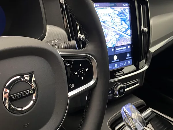 Volvo V90 T8 AWD RECHARGE DARK ULTRA - foto 21