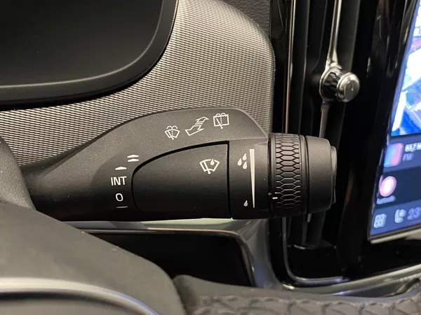 Volvo V90 T8 AWD RECHARGE DARK ULTRA - foto 23
