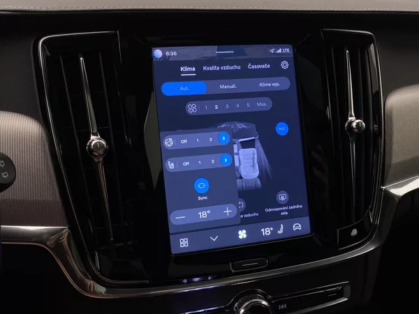 Volvo V90 T8 AWD RECHARGE DARK ULTRA - foto 44