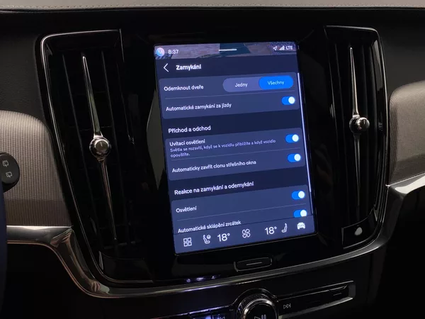 Volvo V90 T8 AWD RECHARGE DARK ULTRA - foto 58
