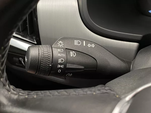 Volvo V90 D4 AWD MOMENTUM AUT - foto 21