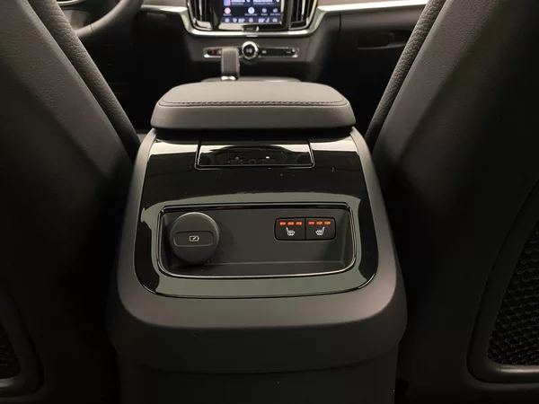 Volvo V90 T8 AWD RECHARGE DARK PLUS AUT - foto 33