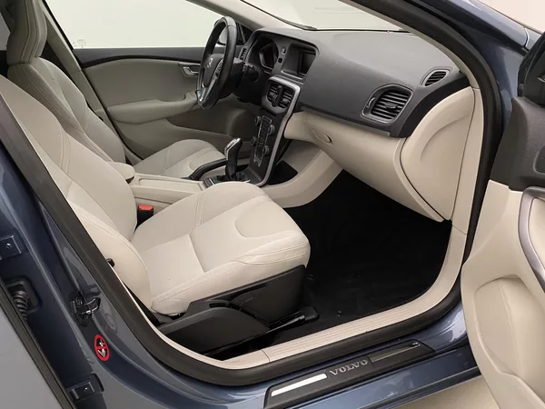 Volvo V40 D2 Momentum - foto 15