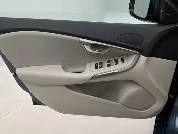 Volvo V40 D2 Momentum - foto 22