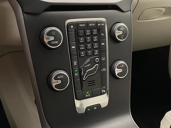 Volvo V40 D2 Momentum - foto 35