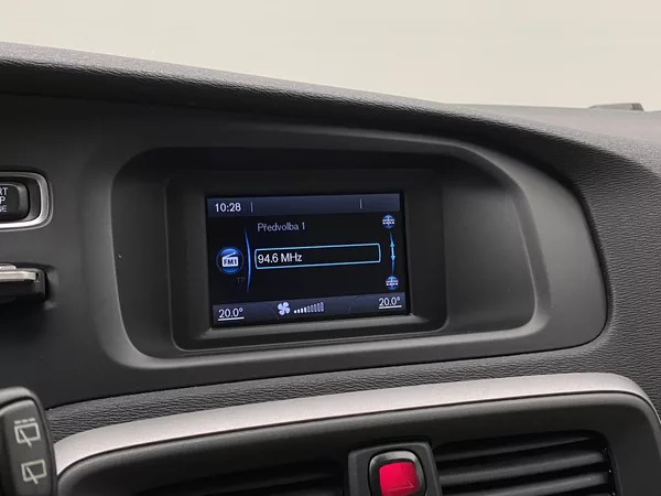 Volvo V40 D2 Momentum - foto 36