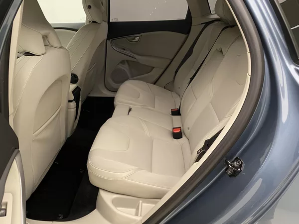 Volvo V40 D2 Momentum - foto 4