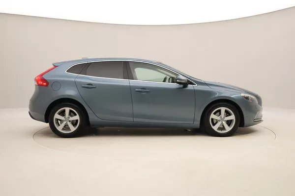 Volvo V40 D2 Momentum - foto 9