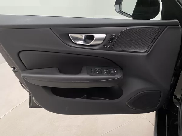 Volvo S60 B5 AWD DARK ULTIMATE AUT CZ - foto 7