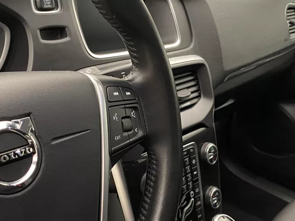 Volvo V40 T2 MOMENTUM AUT - foto 20