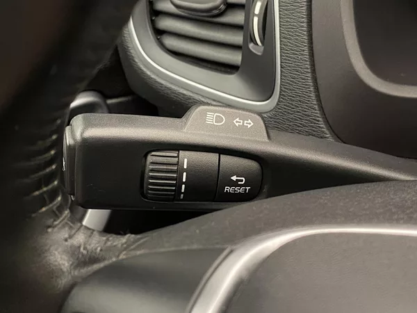 Volvo V40 T2 MOMENTUM AUT - foto 21