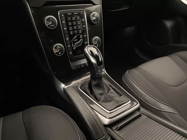 Volvo V40 T2 MOMENTUM AUT - foto 26