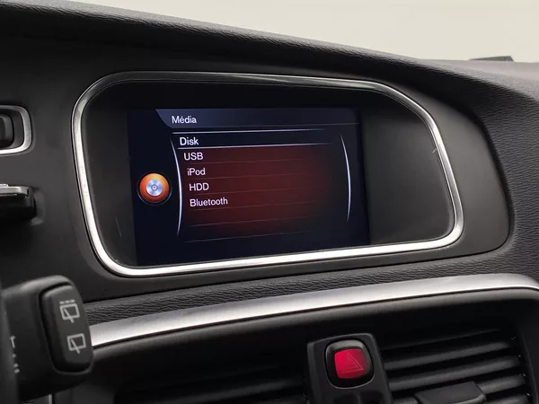 Volvo V40 T2 MOMENTUM AUT - foto 34