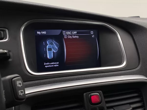 Volvo V40 T2 MOMENTUM AUT - foto 37