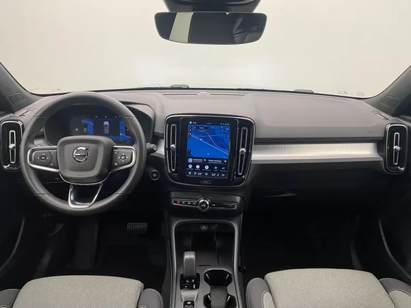 Volvo XC40 B4 CORE AUT - foto 2