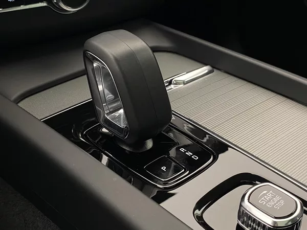 Volvo XC60 T6 AWD RECHARGE DARK PLUS AUT - foto 28
