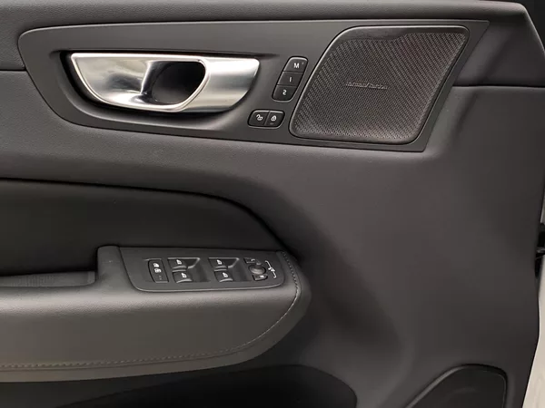 Volvo XC60 T6 AWD RECHARGE DARK PLUS AUT - foto 29
