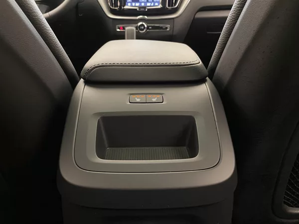 Volvo XC60 T6 AWD RECHARGE DARK PLUS AUT - foto 32