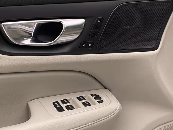 Volvo V60 T6 RECHARGE BRIGHT ULTIMATE - foto 30