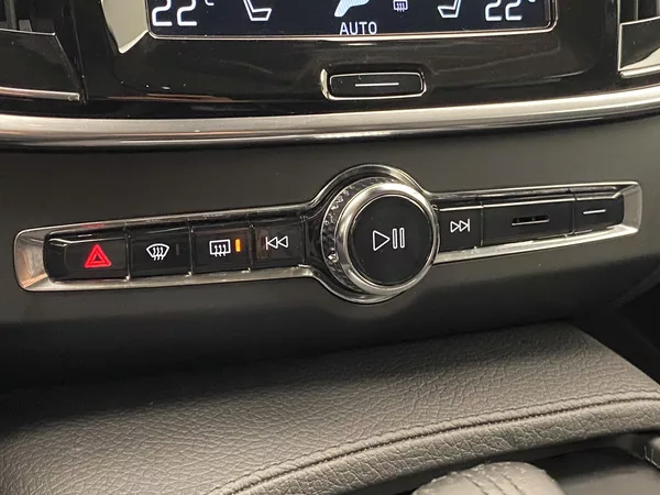 Volvo V90 B4 MOMENTUM AUT CZ - foto 28