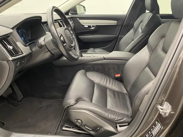 Volvo V90 B4 MOMENTUM AUT CZ - foto 3
