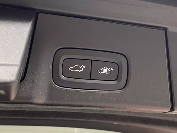 Volvo V90 B4 MOMENTUM AUT CZ - foto 30