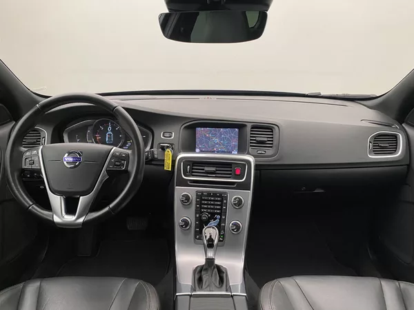 Volvo V60 CC D4 AWD SUMMUM AUT - foto 2