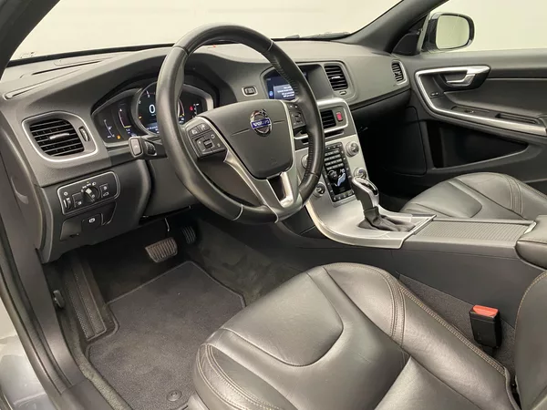 Volvo V60 CC D4 AWD SUMMUM AUT - foto 4
