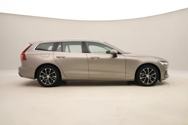 Volvo V60 D3 MOMENTUM AUT - foto 13
