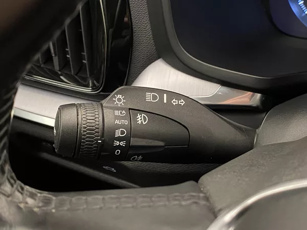 Volvo V60 D3 MOMENTUM AUT - foto 21