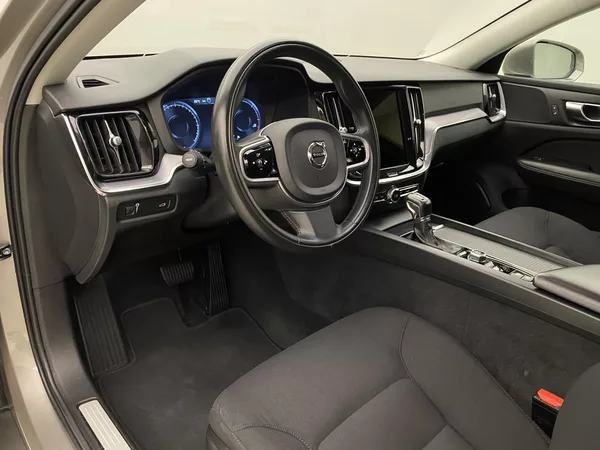 Volvo V60 D3 MOMENTUM AUT - foto 4