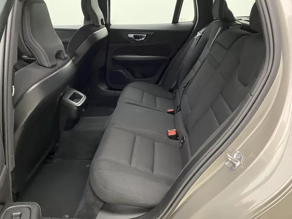 Volvo V60 D3 MOMENTUM AUT - foto 5