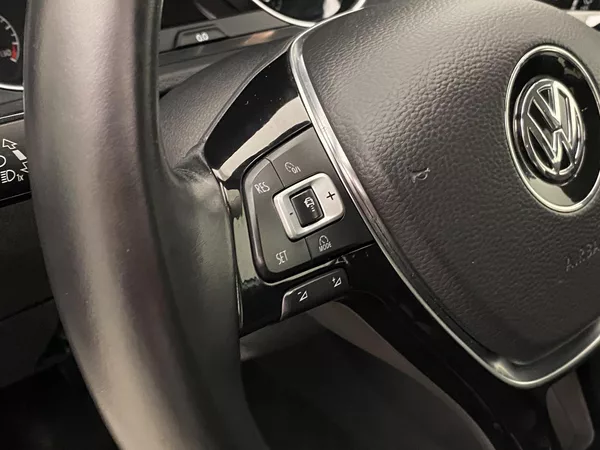Volkswagen Golf 1.6TDI 85kW CZ - foto 19