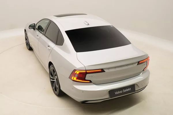 Volvo S90 B5 AWD BLACK ULTIMATE AUT CZ - foto 18