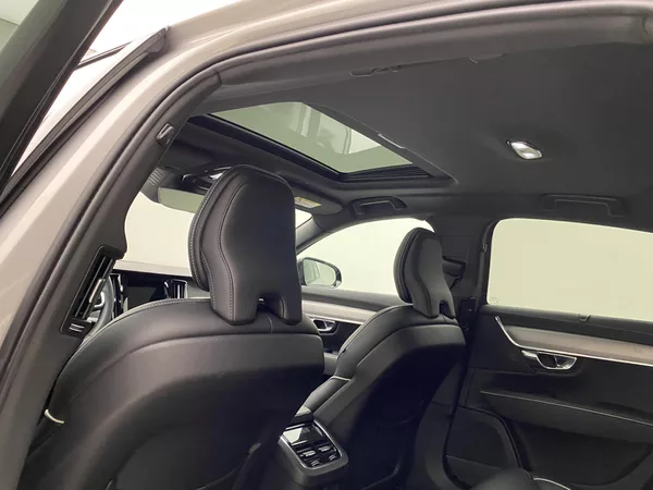 Volvo S90 B5 AWD BLACK ULTIMATE AUT CZ - foto 33
