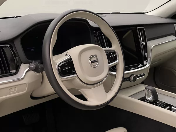 Volvo V60 B4 DARK PLUS AUT CZ - foto 18