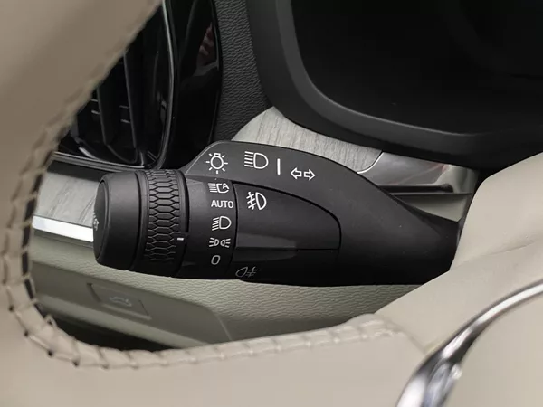 Volvo V60 B4 DARK PLUS AUT CZ - foto 21