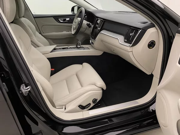 Volvo V60 B4 DARK PLUS AUT CZ - foto 23