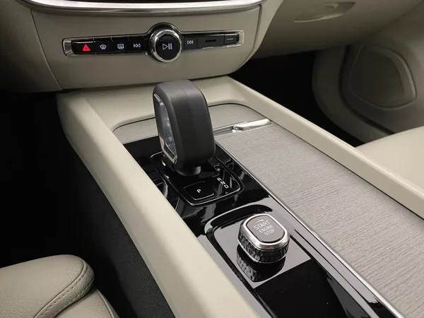 Volvo V60 B4 DARK PLUS AUT CZ - foto 26