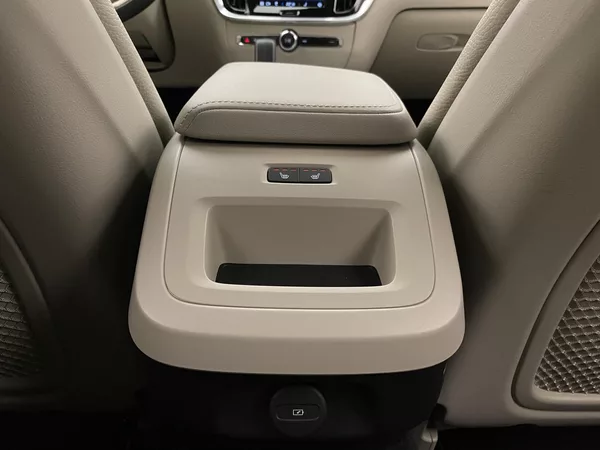 Volvo V60 B4 DARK PLUS AUT CZ - foto 31