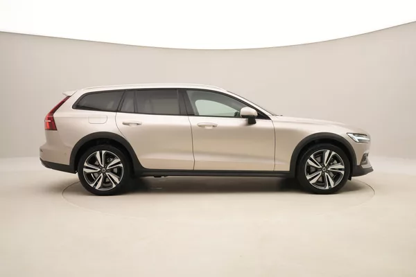 Volvo V60 CC B5 AWD BRIGHT PLUS AUT - foto 13
