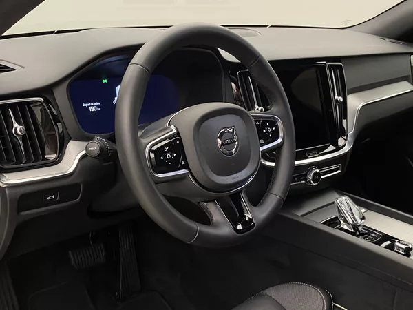 Volvo V60 CC B5 AWD BRIGHT PLUS AUT - foto 18